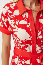 Kadın Kırmızı Krem Kuşaklı Çiçek Desenli Düğmeli Yazlık Viskon Elbise HZL24S-BD124551