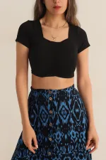 Kadın Siyah Kare Yaka Ön Büzgülü Crop Bluz HZL23S-SND120151