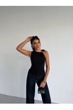 Kadın Siyah Bisiklet Yaka Gold Tokalı Omuz Detaylı Bluz HZL26W-FRY123761