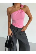 Kadın Pembe Tek Omuz Gold Metal Detaylı Sandy Bluz HZL26S-FRY123821