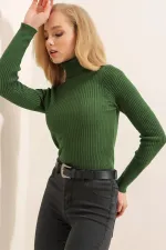 Pull col roulé côtelé vert émeraude pour femme HZL22W-BD1445001
