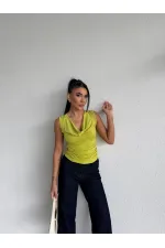 Kadın Fıstık Degaje Yaka Yanlardan Drapeli Sandy Bluz HZL25S-FRY123131