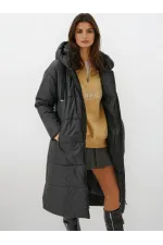 Kadın Siyah Kapşonlu Uzun Oversize Şişme Mont HZL22W-BD151201