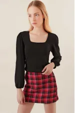 Kadın Siyah Balon Kol Dokulu Kare Yaka Trend Örme Bluz HZL23W-BD104421