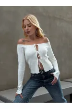 Kadın Beyaz Önden Bağlamalı Madonna Yaka Crop Bluz HZL25W-ZK10331