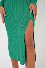 Robe fendue en maille verte 15828