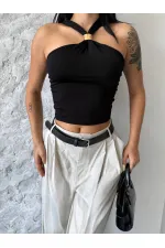 Kadın Siyah Halter Yaka Metal Detaylı Şık Crop Bluz HZL25S-FRY123251