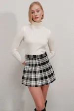 Pull col roulé côtelé écru pour femme HZL22W-BD1445001