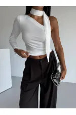 Kadın Beyaz Fularlı Sandy Kumaş Asimetrik Kesim Bluz HZL25S-FRY123371