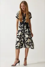 Kadın Siyah Krem Kuşaklı Çiçek Desenli Düğmeli Yazlık Viskon Elbise HZL24S-BD124551