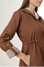 Kadın Kahverengi Beli Büzgülü Kapşonlu Uzun Trençkot HZL22W-BD190911