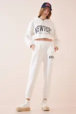 Kadın Beyaz Kapüşonlu Baskılı Polarlı Üstü Crop İçi Şardonlu Eşofman Takımı HZL23W-BD1553971