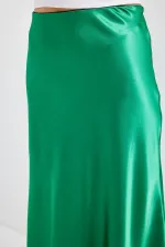 Jupe en satin vert 15806
