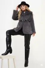 Manteau en fourrure pelucheux gris pour femme, doublé et détaillé, avec ceinture HZL25W-BD191561