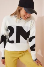 Pull oversize en maille imprimé écru pour femme HZL23W-BD1101281