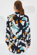 Kadın Siyah Beyaz Geometrik Desenli Uzun Kolllu Oversize Viskon Gömlek HZL24S-BD1202251