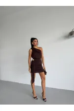 Robe courte marron à une épaule avec détail boucle, drapée, en tissu sable, pour femme HZL26S-FRY123881