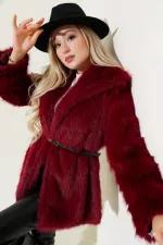 Manteau en fourrure pelucheuse bordeaux pour femme, doublé et détaillé, avec ceinture HZL25W-BD191561