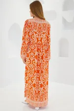 Robe longue en viscose à motifs orange et blanc cassé pour femme, 1947