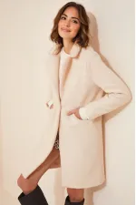 Manteau en cachemire bouclé doublé crème pour femme, à un bouton et double poche HZL22W-BD190821