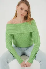 15908 Kadın Açık Omuz Oversize Triko Kazak - E.Yeşil