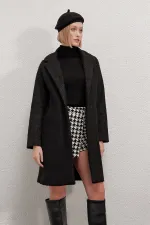 Kadın Siyah Tek Düğmeli Çift Cepli Astarlı Buklet Kaşe Kaban HZL22W-BD190821