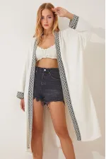 Kadın Beyaz Nakışlı Kuşaklı Uzun Kimono HZL22S-BD158651