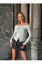 Kadın Beyaz Madonna Yaka  Düğme Detaylı Crop Bluz HZL25W-ZK11491