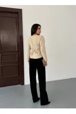 Kadın Bej Kruvaze Yaka Gold Düğmeli Büzgülü Uzun Kollu Keten Bluz HZL26W-FRY123701