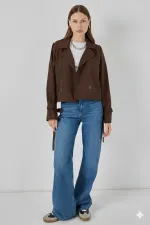 Trench-coat court marron à double boutonnage et ceinture pour femme, doublé HZL25W-BD159701