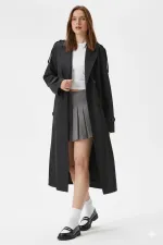 Trench-coat croisé noir doublé et ceinturé pour femme, modèle saisonnier HZL25W-BD159411