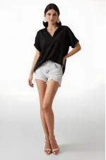 Kadın Siyah Polo Yaka Geniş Kesim Örme Bluz HZL24S-BD104861