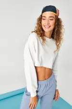 Sweat-shirt court basique blanc à col ras du cou et manches longues pour femme HZL24W-ZK11351