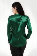 Kadın Zümrüt Yeşili Hafif Dökümlü Saten Yüzeyli Gömlek HZL22W-BD139641