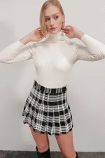 Pull col roulé côtelé écru pour femme HZL22W-BD1445001