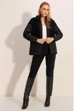 Kadın Siyah Peluş Detaylı İçi Astarlı Kapitone Şişme Mont HZL24W-BD151821