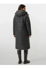 Kadın Siyah Kapşonlu Uzun Oversize Şişme Mont HZL22W-BD151201