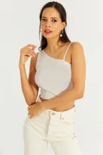 Kadın Bej Askılı Tek Omuz Likralı Crop Bluz HZL23S-SND120171