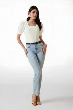 Kadın Beyaz Kare Yaka Örme Bluz HZL22W-BD104091