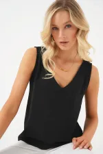 V Yaka Sıfır Kol Bluz 950 - Siyah