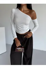 Kadın Beyaz Asimetrik Yaka Drapeli Sandy Bluz HZL25S-FRY123361