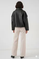 Kadın Siyah Oversize Fermuarlı ve Düğmeli Yandan Cepli Suni Deri Ceket HZL25W-BD110551