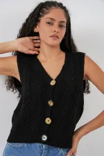 Gilet court boutonné en maille - Noir 15882