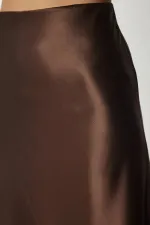 Kadın Çikolata Saten Yüzeyli Beli Lastikli Midi Boy Etek Hzl23s-bd1101471