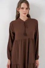 T1627 Yaka Bağcıklı Elbise - E. Kahve