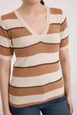 Chemisier rayé crème biscuit à manches courtes pour femme 15869