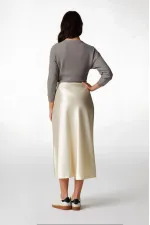 Kadın Vanilya Saten Yüzeyli Beli Lastikli Midi Boy Etek Hzl23s-bd1101471