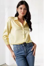 Kadın Açık Sarı Hafif Dökümlü Saten Yüzeyli Gömlek HZL22W-BD139641