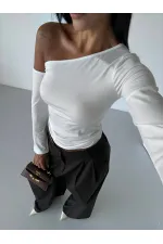 Kadın Beyaz Asimetrik Yaka Drapeli Sandy Bluz HZL25S-FRY123361