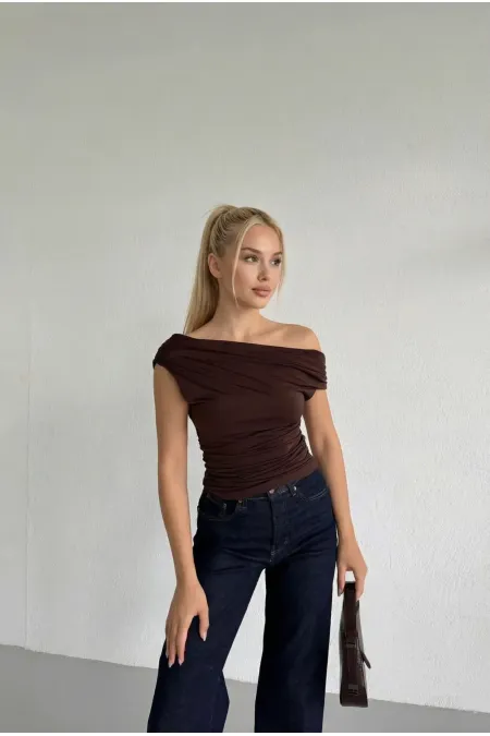 Kadın Kahverengi Yeşil Yandan Drapeli Kayık Yaka Sandy Bluz HZL25S-FRY123201